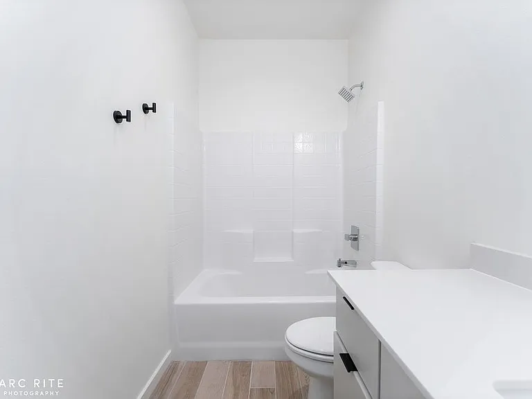 310 Homestead Ave #7 — Photo 19