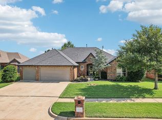 10748 SW 21st St, Yukon, OK 73099