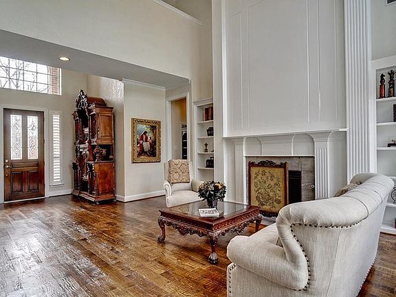 3rd image of 702 Aberdeen Way