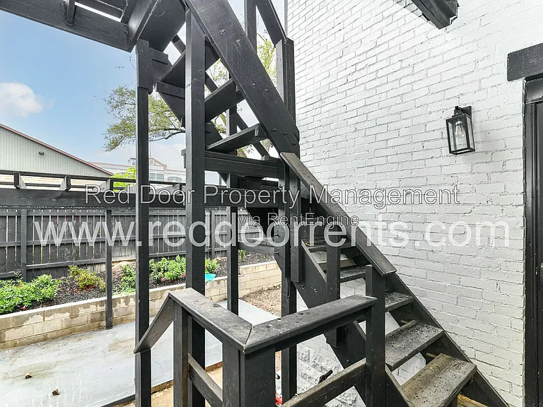 1329 E Market St #2 — Photo 19