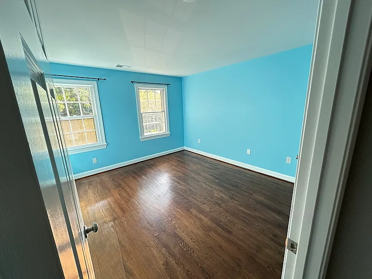 Upstairs bedroom (2).