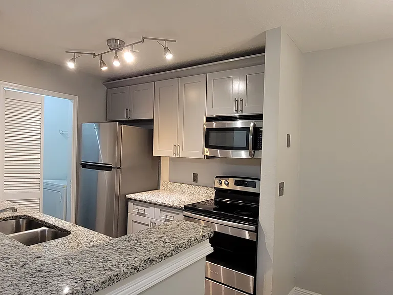6148 Westgate Dr #103 — Photo 4