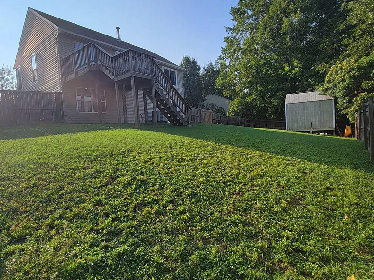 10003 Erlwood Ct — Photo 12