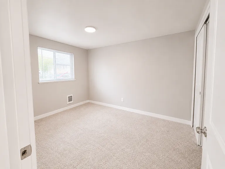320 Valley St — Photo 26