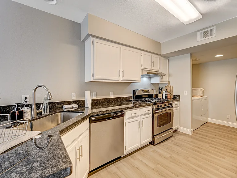 2808 Crystal Lantern Dr — Photo 18