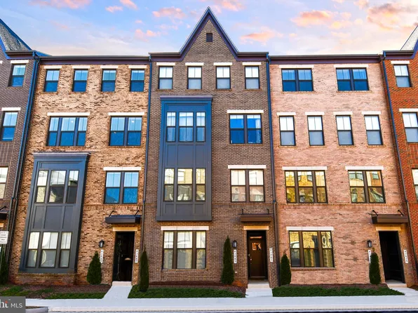 43487 Stonewood Crossing Ter, Ashburn, VA 20148