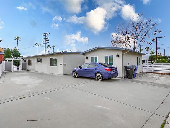 3 bedroom, 2 bathroom unit in duplex in North Clairemont
