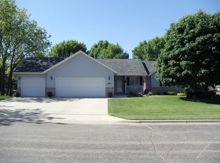 1680 Wedgewood Dr NE, Owatonna, MN 55060