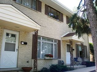 608 W Central Rd, Arlington Heights, IL 60005