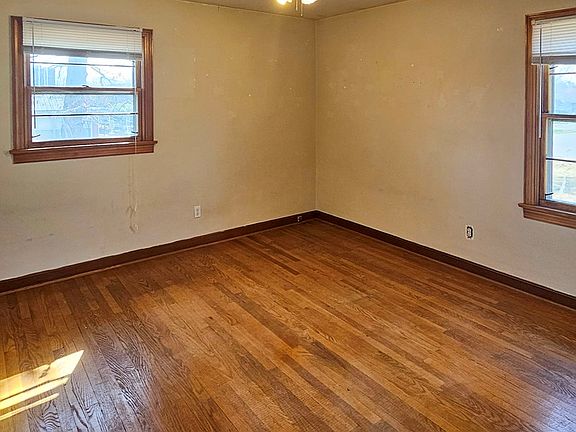 4th image of 3677 Waterlick Rd