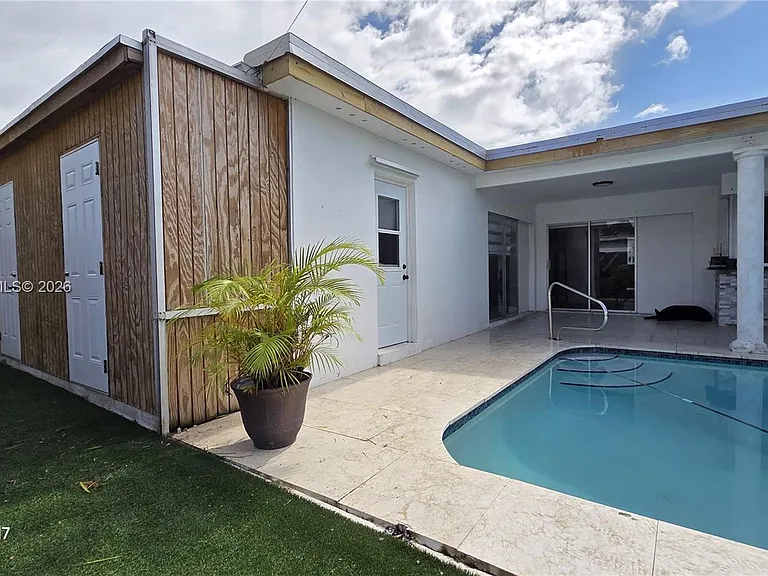 7817 Fairway Blvd — Photo 10