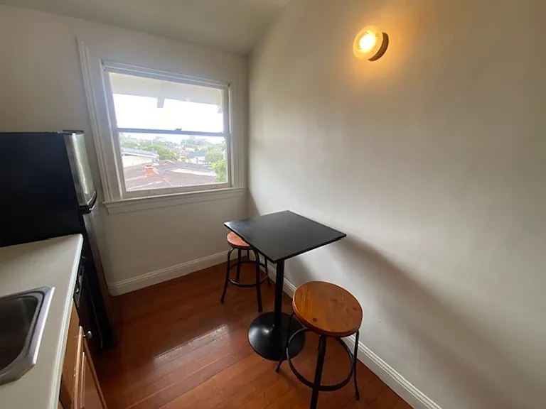 744 Pine Ave — Photo 14