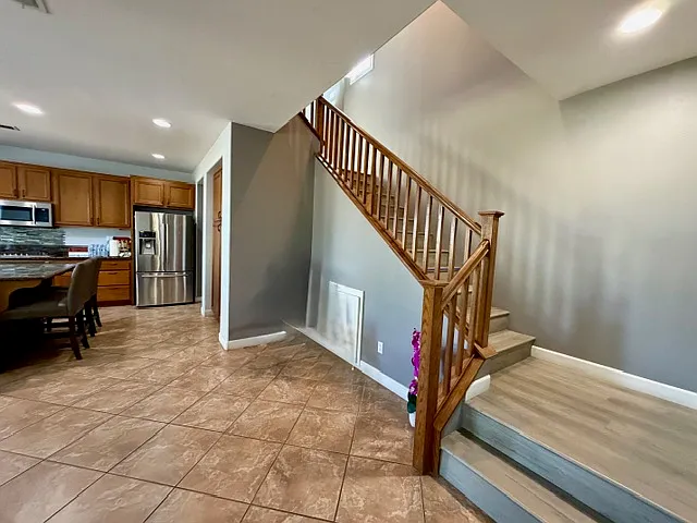 2297 Treetop Ln — Photo 17