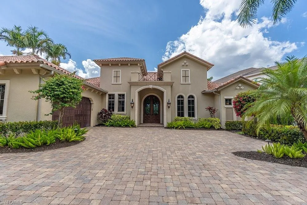 4 bed, 4.5 bath, 3698 sqft, $28,000 — Photo 2