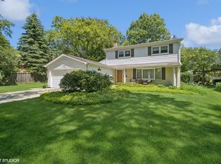 951 Wayne Ave, Deerfield, IL 60015