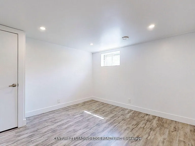 70 Wexford Blvd #BASEMENT — Photo 19