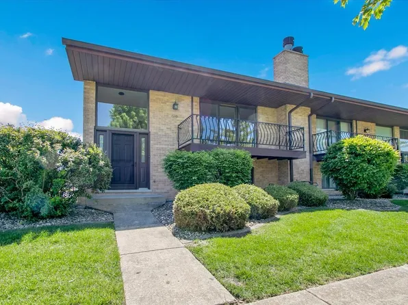 16110 Pine Dr, Tinley Park, IL 60477