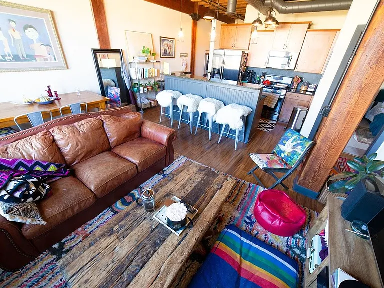 Apartment 404