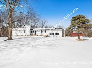 8551 84th St SE, Alto, MI 49302