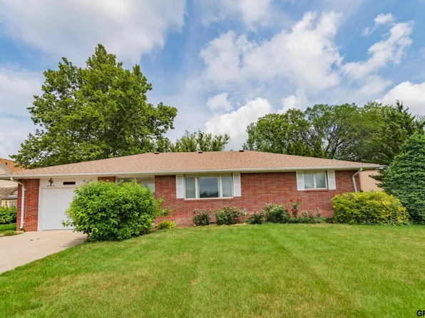 614 East Ave, Wisner, NE 68791