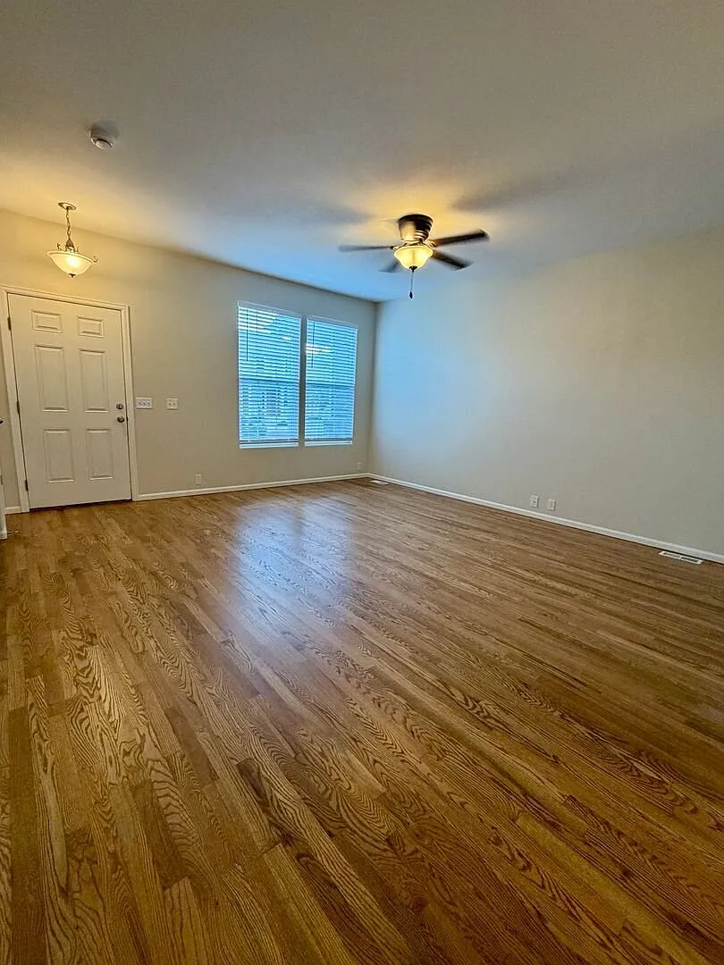 Stunning Two Bedroom Home In The Bluffs At Spring Creek! — Photo 3