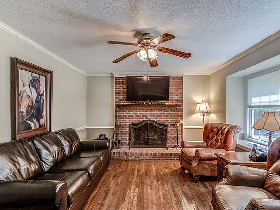 4th image of 4024 Bamburgh Ln