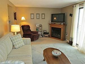 3rd image of 1295 Peppertree Dr