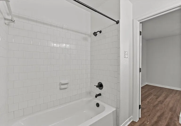 2100 Saint Lucia Calle — Photo 15