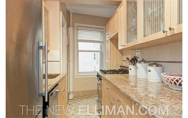 Sold by Douglas Elliman | media 20