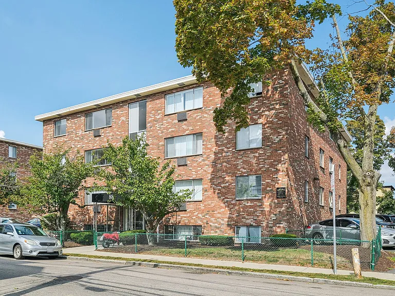 Gardner Street Apartments — Photo 13