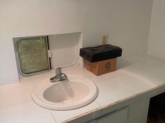 5th image of 5053 SW 58th Ave