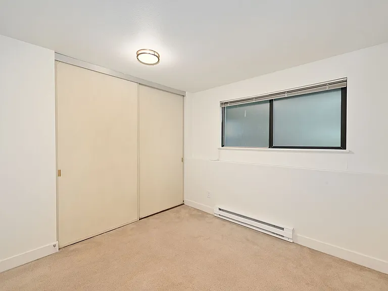 Westwind Apartments — Photo 17
