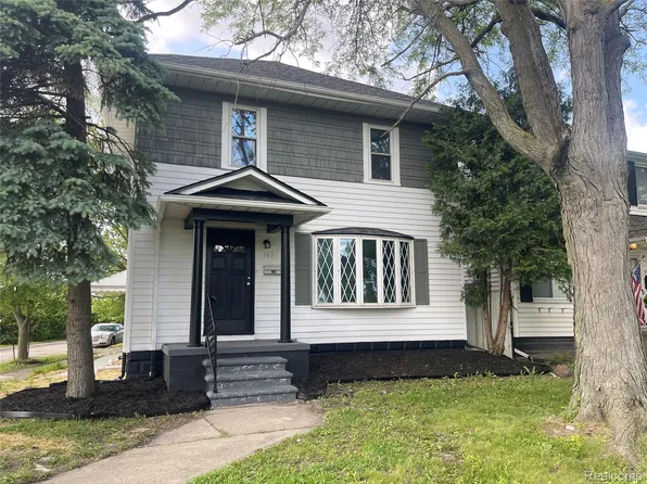 160 Emmons Blvd, Wyandotte, MI 48192