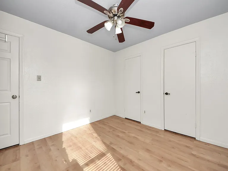 15614 Barbarossa Dr — Photo 23