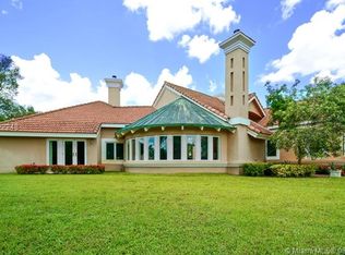 13902 Casa Moorreye Dr, Southwest Ranches, FL 33330