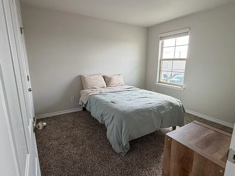 Guest bedroom 1