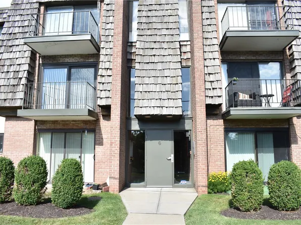 612 Forest Green Dr, Coraopolis, PA 15108