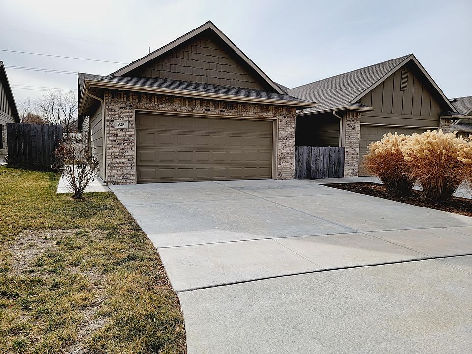1st image of 925 W Onewood Pl