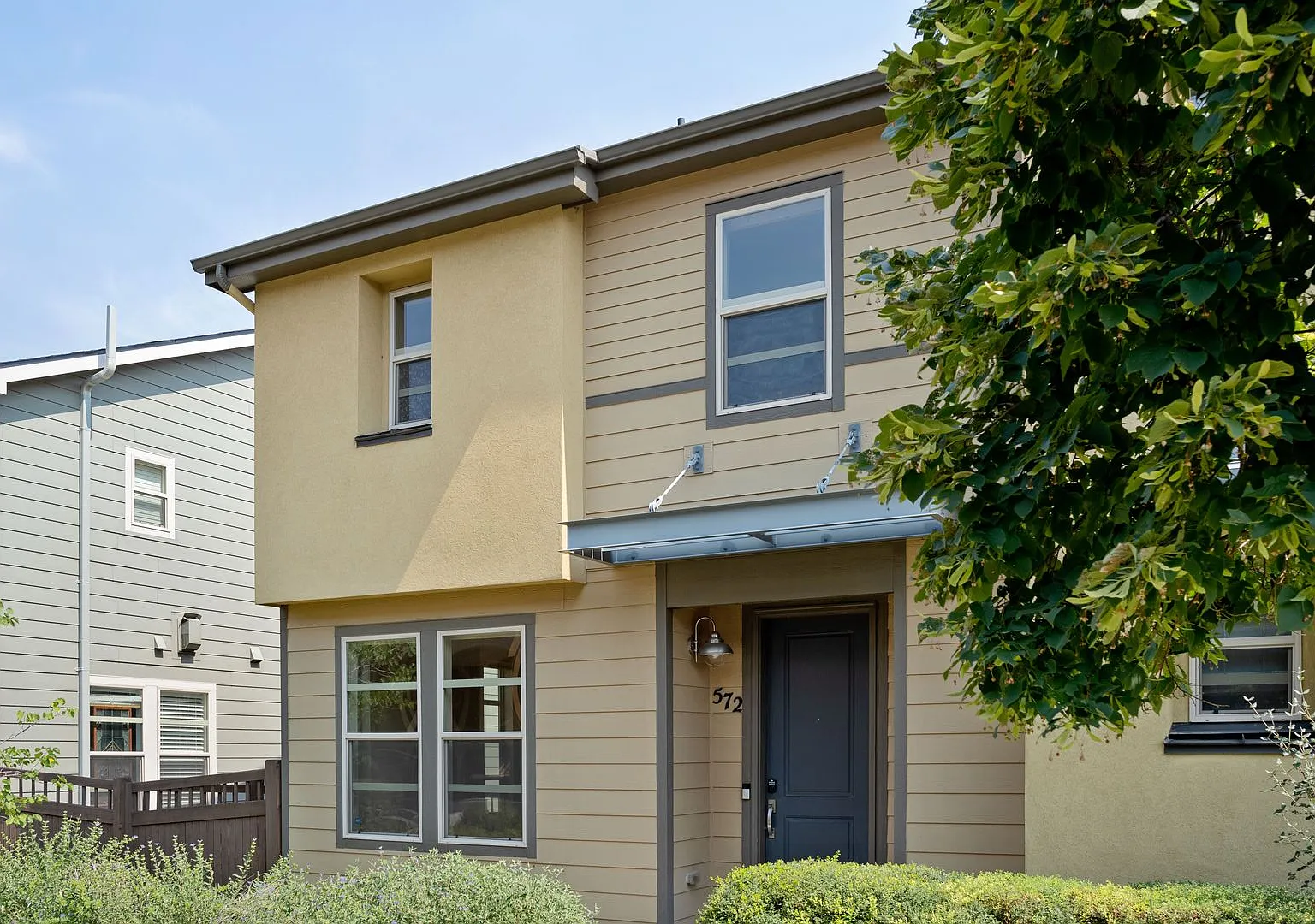 Modern 3BR Lakewood Townhome with 2-Car Garage — Photo 1