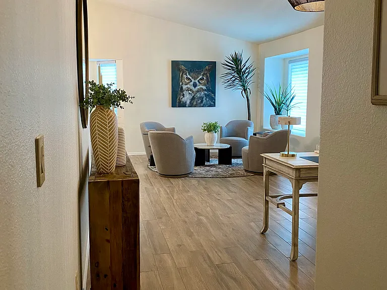 2460 W Catalpa Rd — Photo 29