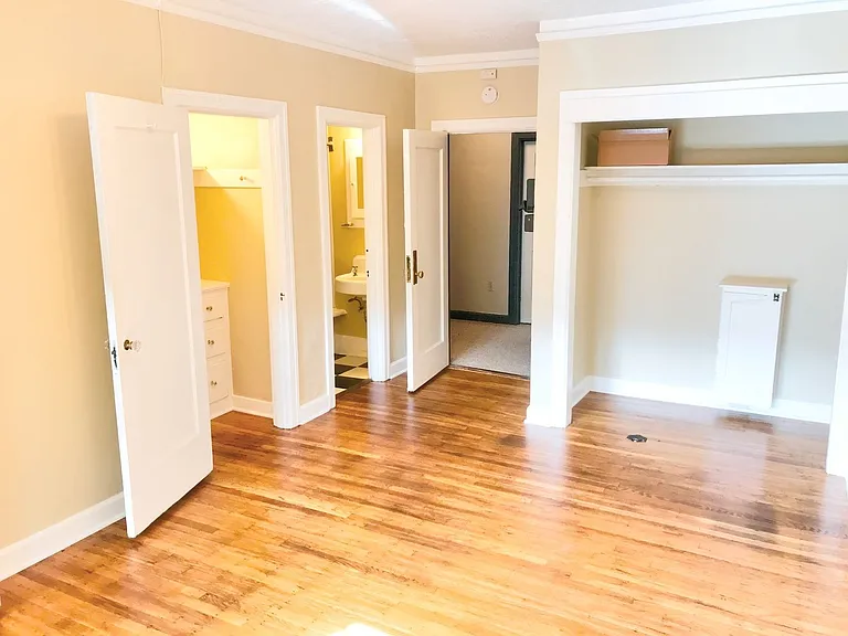 1035 SE 12th Ave — Photo 16