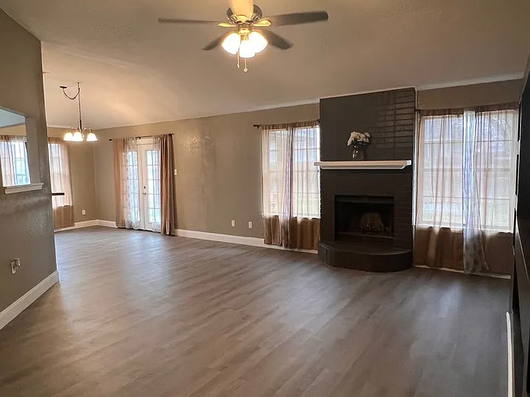 4205 Bluestem Ln — Photo 3