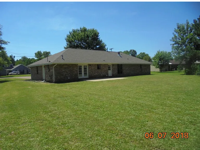 226 Justin Cir — Photo 2