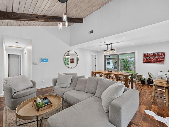 3rd image of 7803 Woodcroft Dr