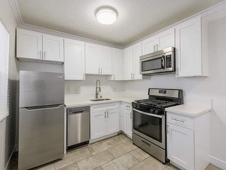 1234 N. Berendo — Photo 22