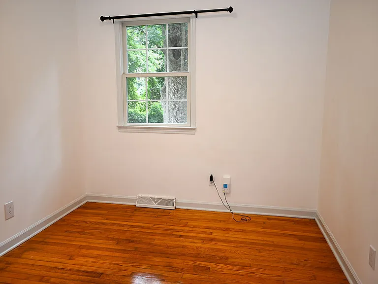 315 Caroline Ave — Photo 29