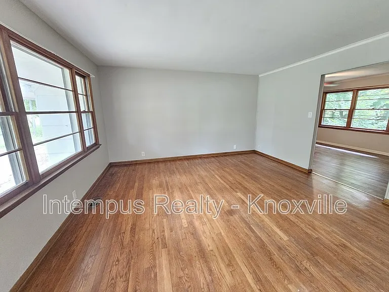 2000 Nandina Dr — Photo 2