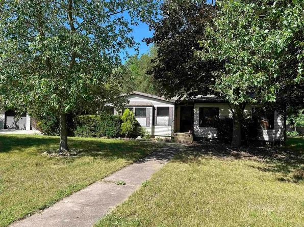 1123 Harrison St, Walkerton, IN 46574