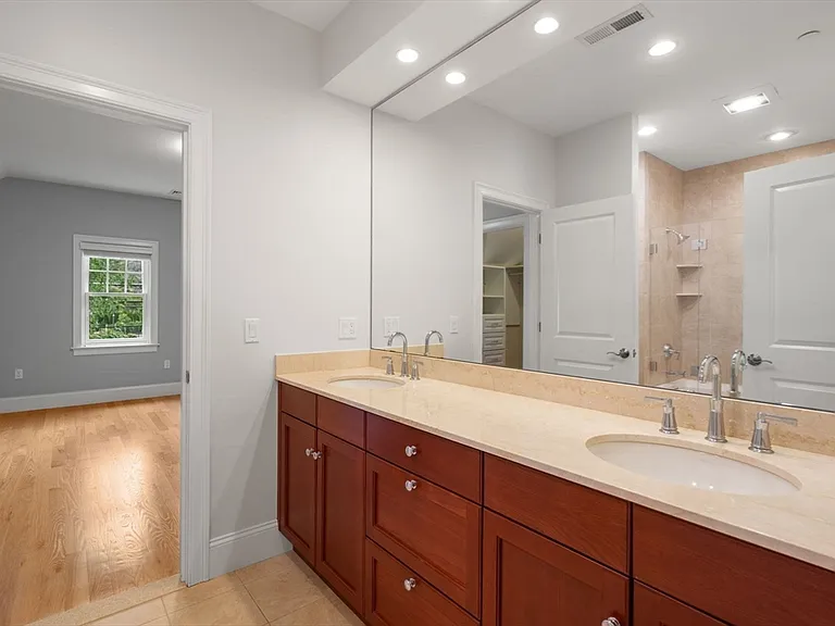 60 Graystone Cir #60 — Photo 17