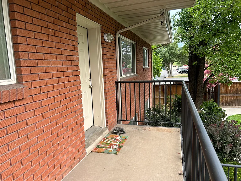 1000 E Center St #16 — Photo 1